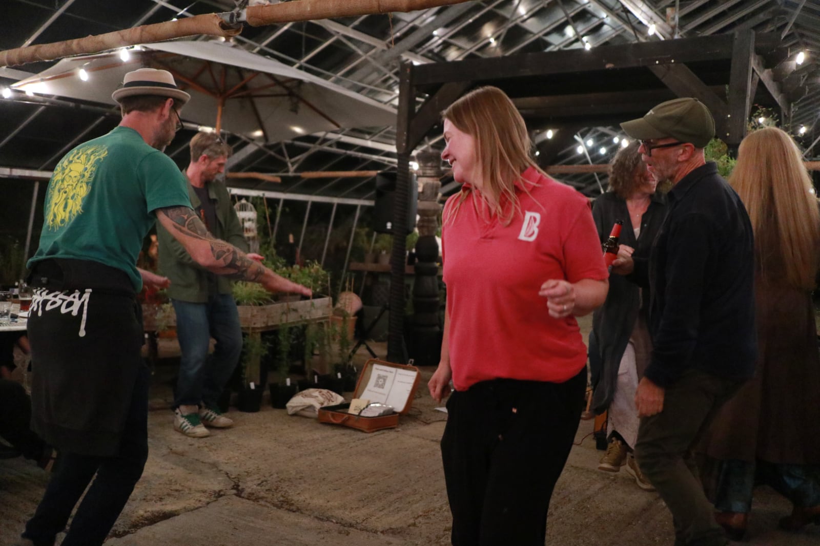 People dancing to the Ceol na Mara set.
